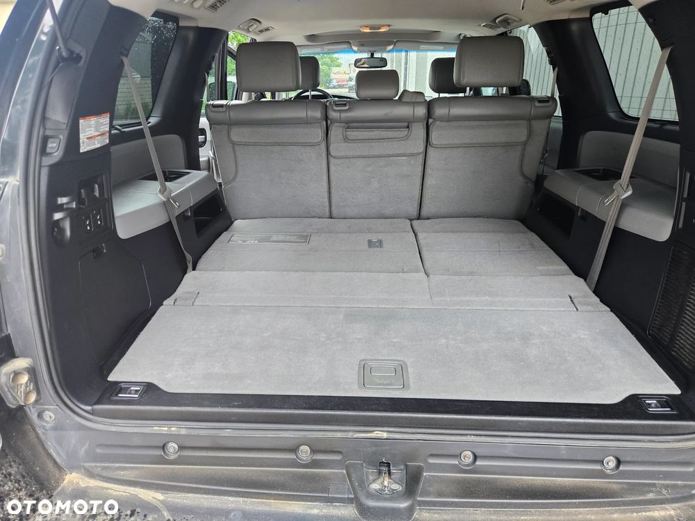 Toyota Sequoia - 11