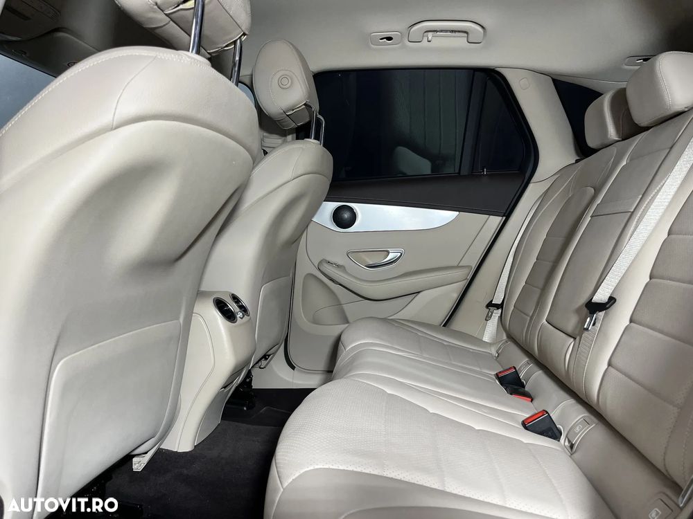 Mercedes-Benz GLC 300 e 4MATIC - 14