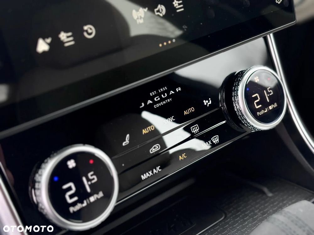 Jaguar XF - 19