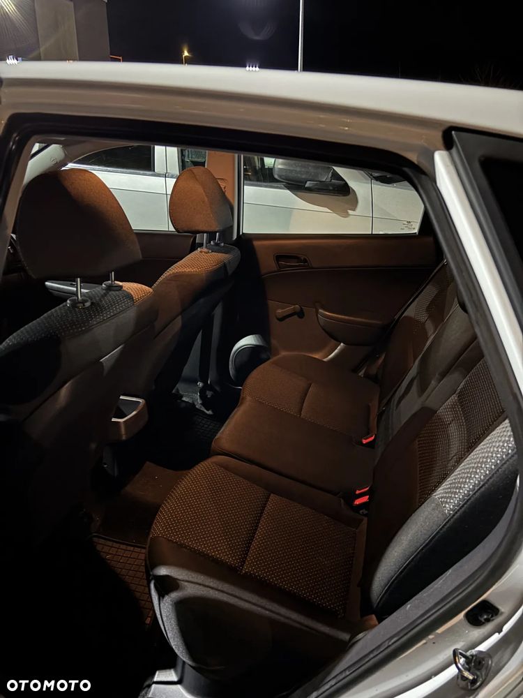 Hyundai i30 1.4 Blue Classic - 12