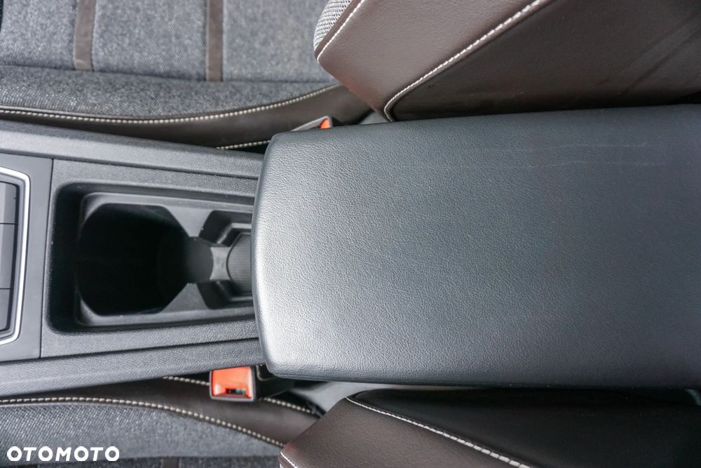 Seat Leon 1.5 eTSI Xcellence DSG - 23