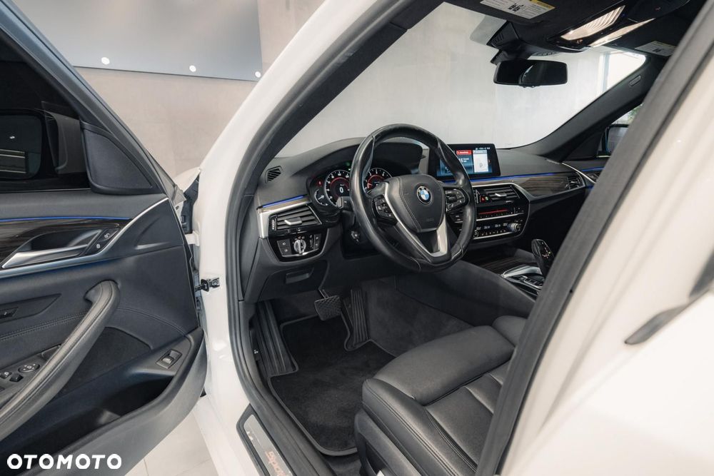 BMW Seria 5 530i Sport Line sport - 10