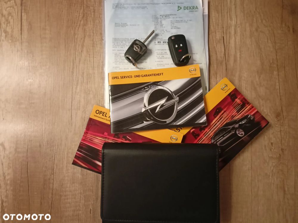 Opel Astra 1.4 Turbo 150 Jahre - 29