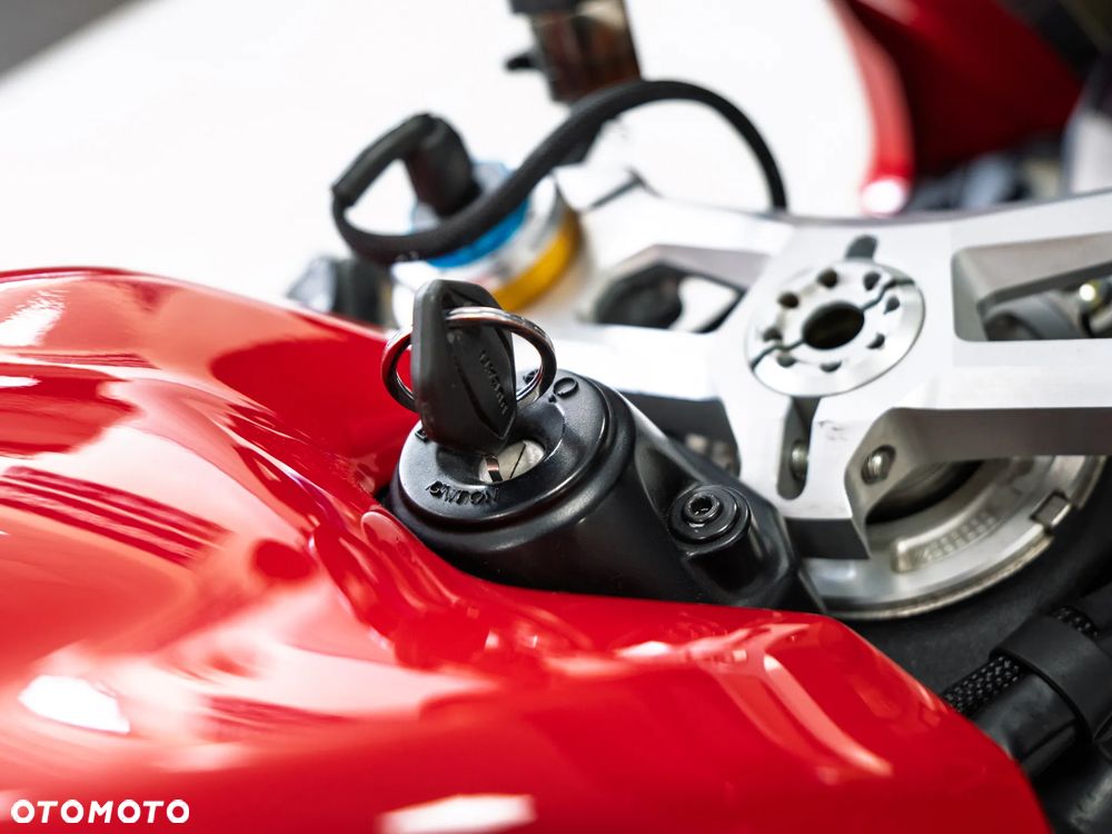 Ducati Panigale V4S - 25