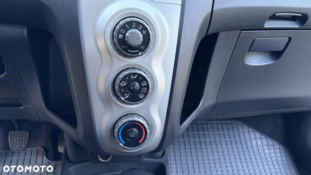 Toyota Yaris 1.3 Luna A/C - 15