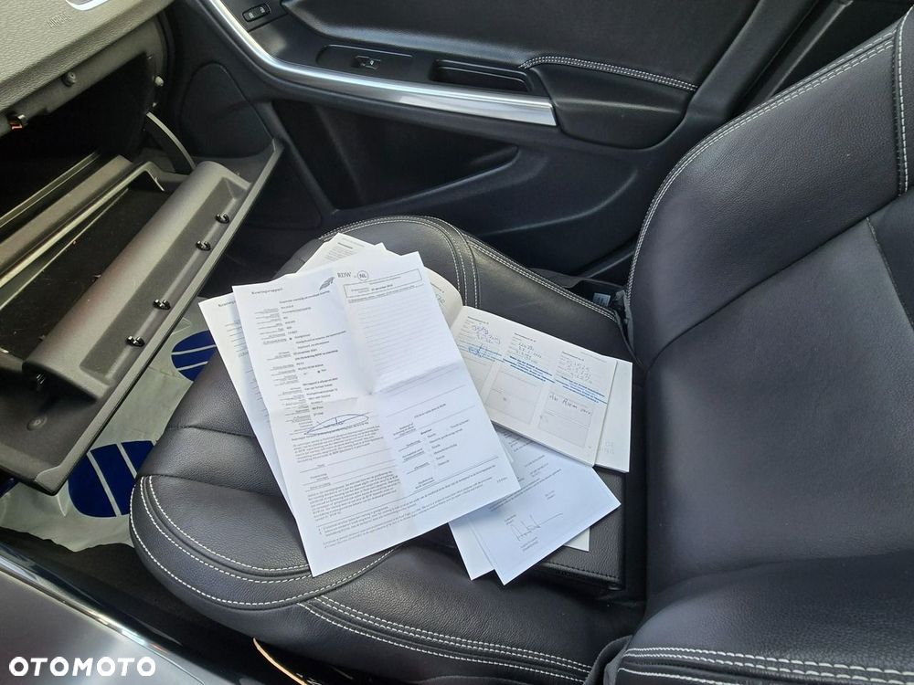 Volvo V60 D2 Geartronic Summum - 37