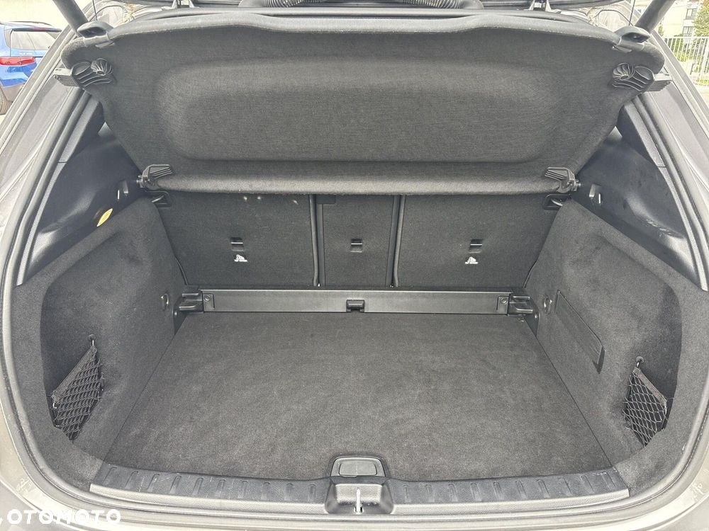 Mercedes-Benz GLA - 24