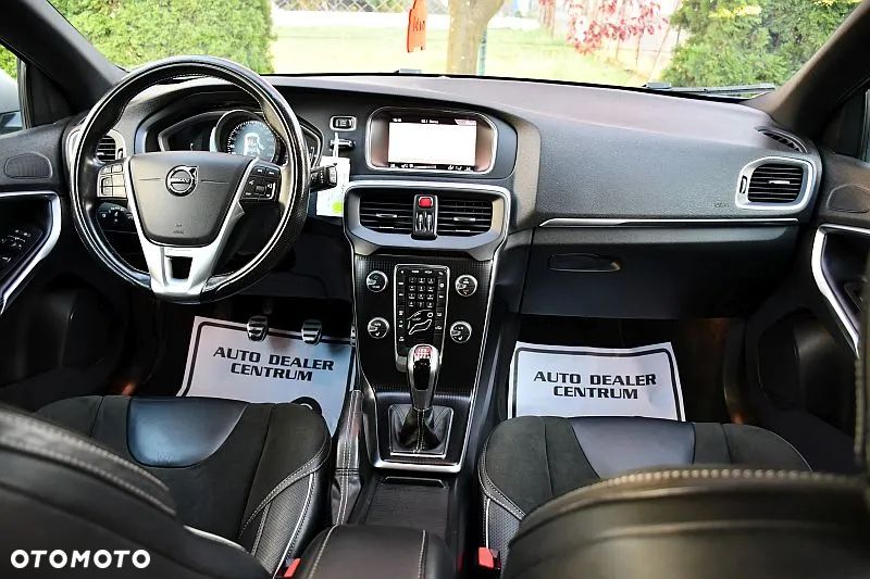 Volvo V40 D3 Drive-E SCR R-Design Momentum - 8