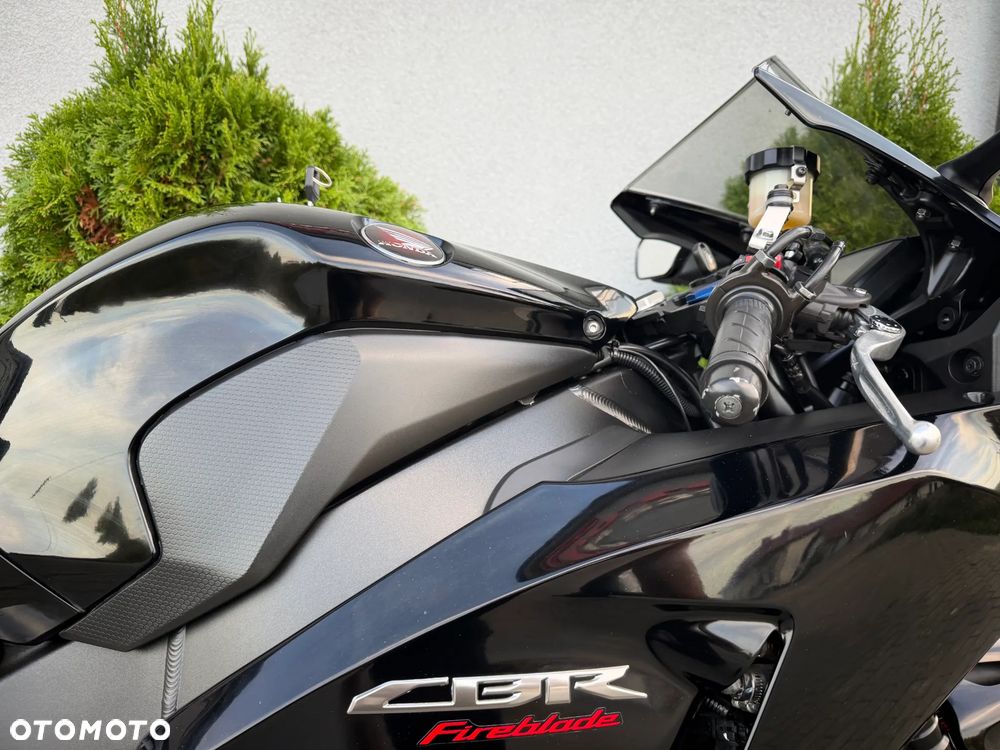 Honda CBR - 25