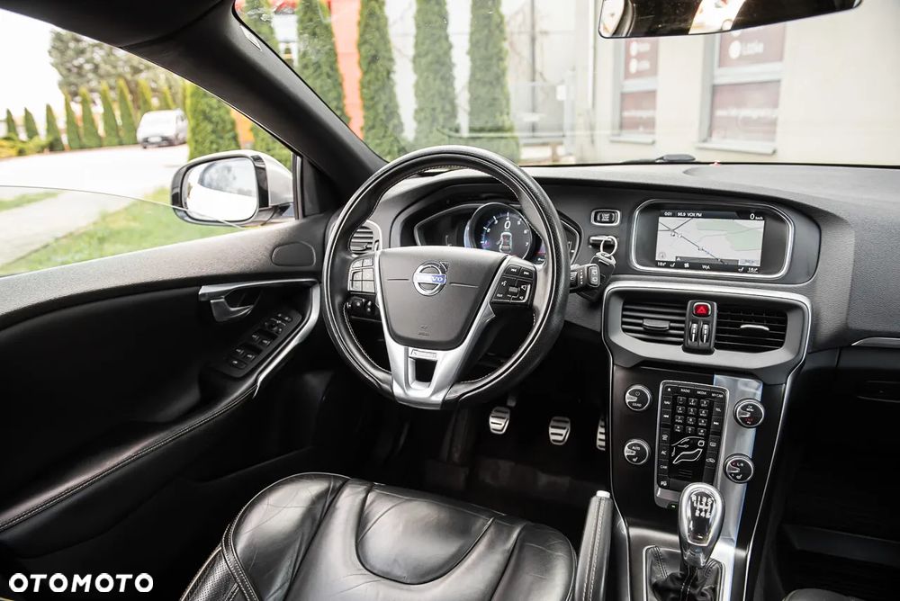 Volvo V40 T4 R-Design - 26