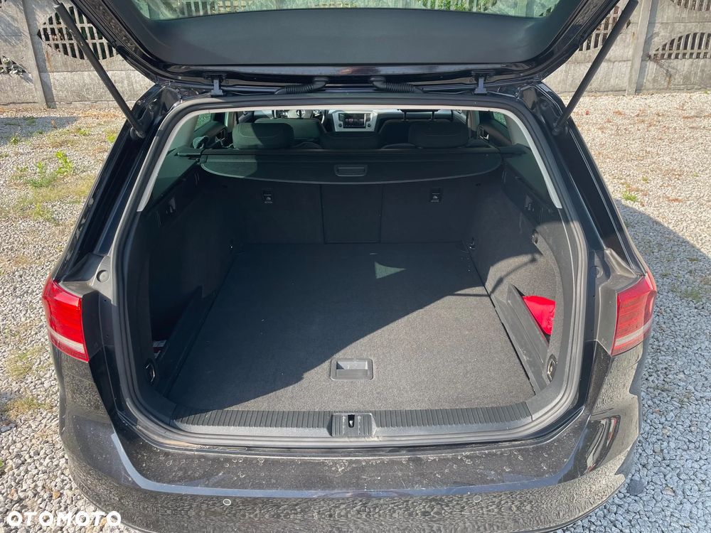 Volkswagen Passat Variant - 12