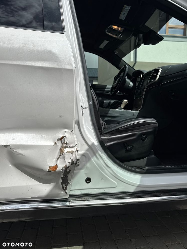 Jeep Grand Cherokee 5.7 V8 HEMI Summit - 23