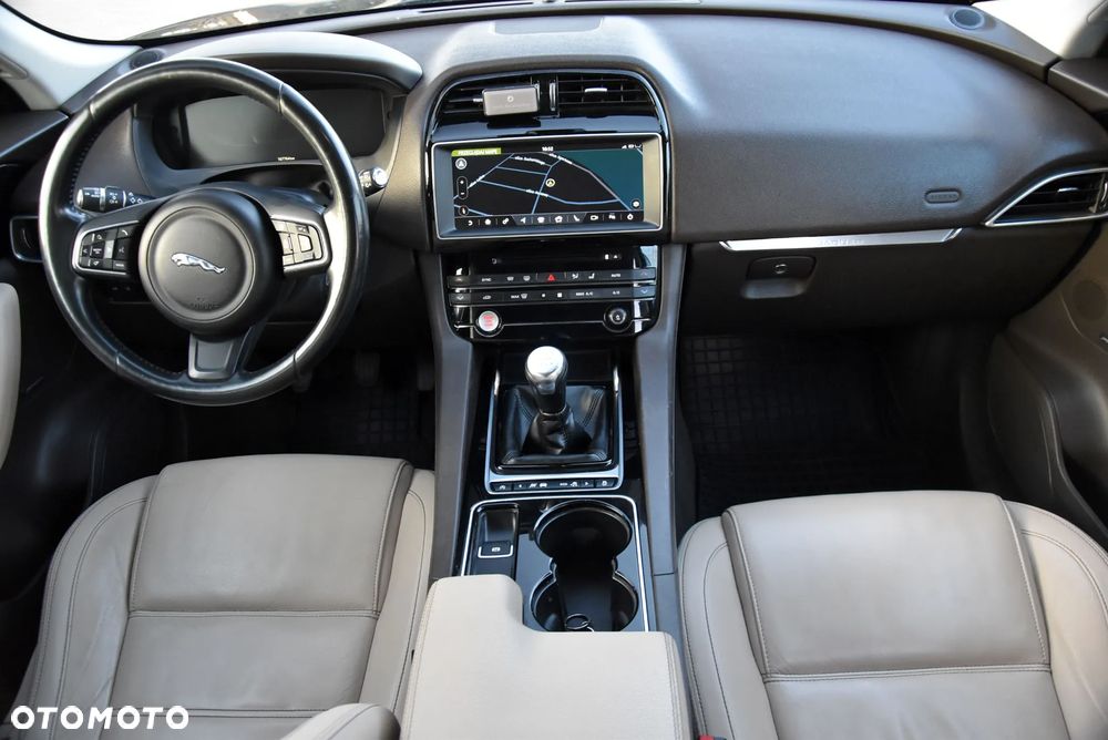 Jaguar F-Pace 2.0 i4D AWD R-Sport - 15