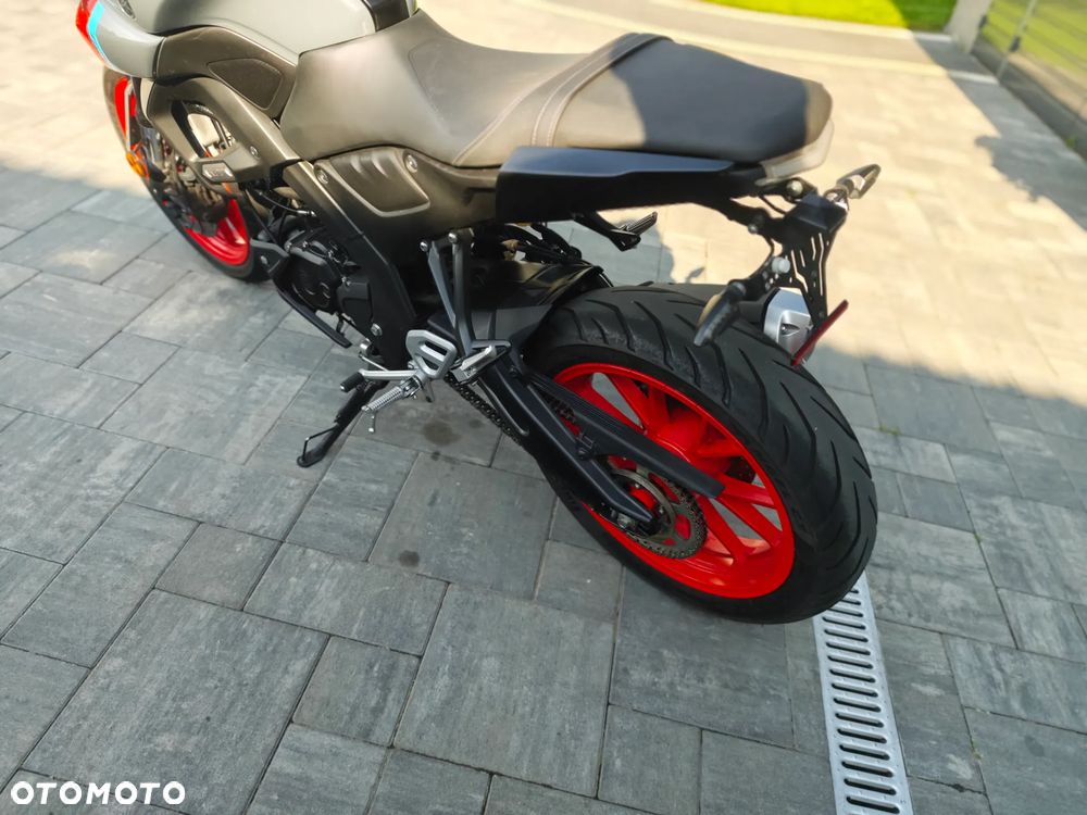 Yamaha MT - 33