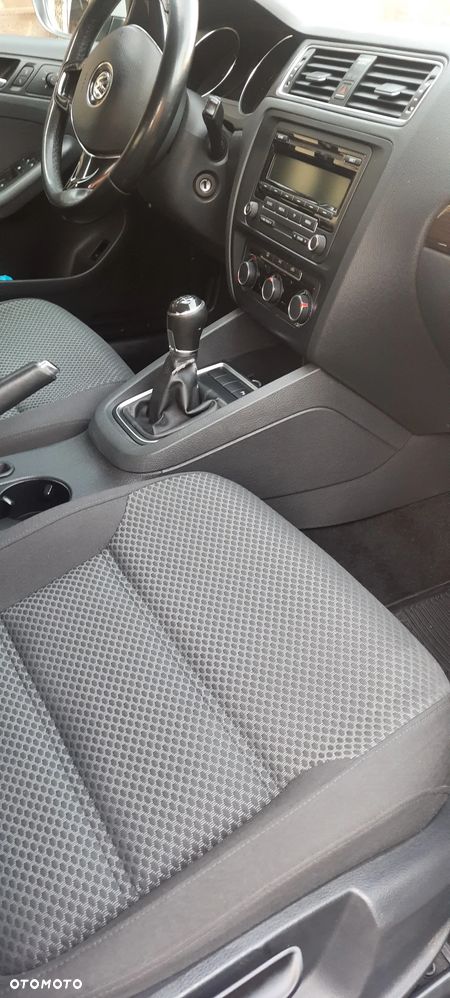 Volkswagen Jetta 2.0 TDI DPF BMT Trendline - 6