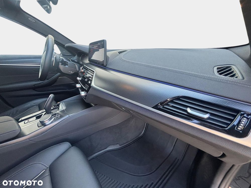 BMW Seria 5 520d xDrive MHEV M Sport sport - 22