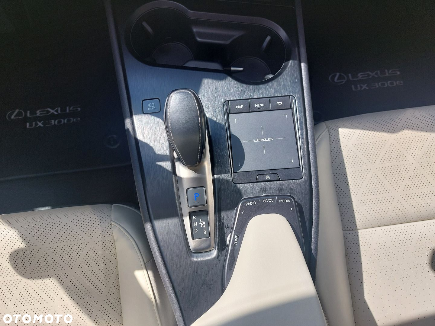Lexus UX - 31
