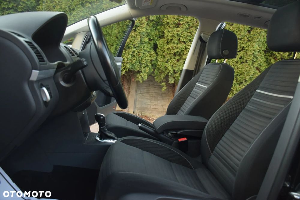 Volkswagen Touran 2.0 TDI DPF BlueMotion Technology DSG Cup - 20