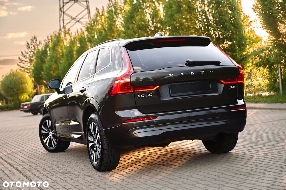 Volvo XC 60 B4 D AWD Momentum Pro - 3