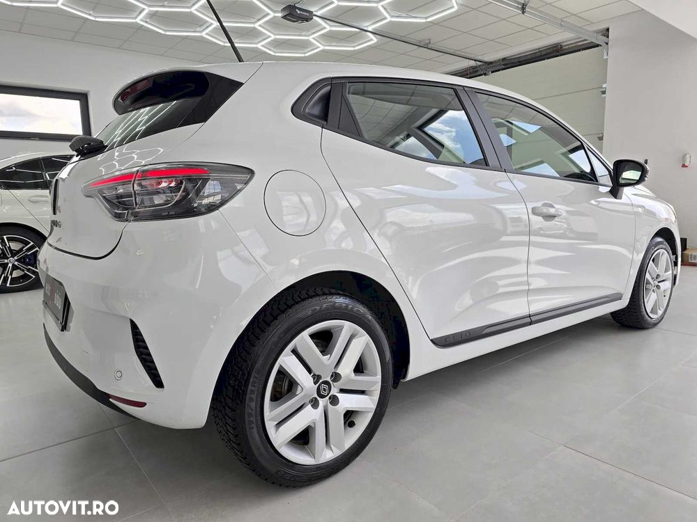 Renault Clio BLUE dCi 100 EVOLUTION - 8