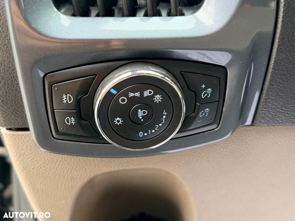 Ford Tourneo Custom 300 L2H1 VA Titanium - 23