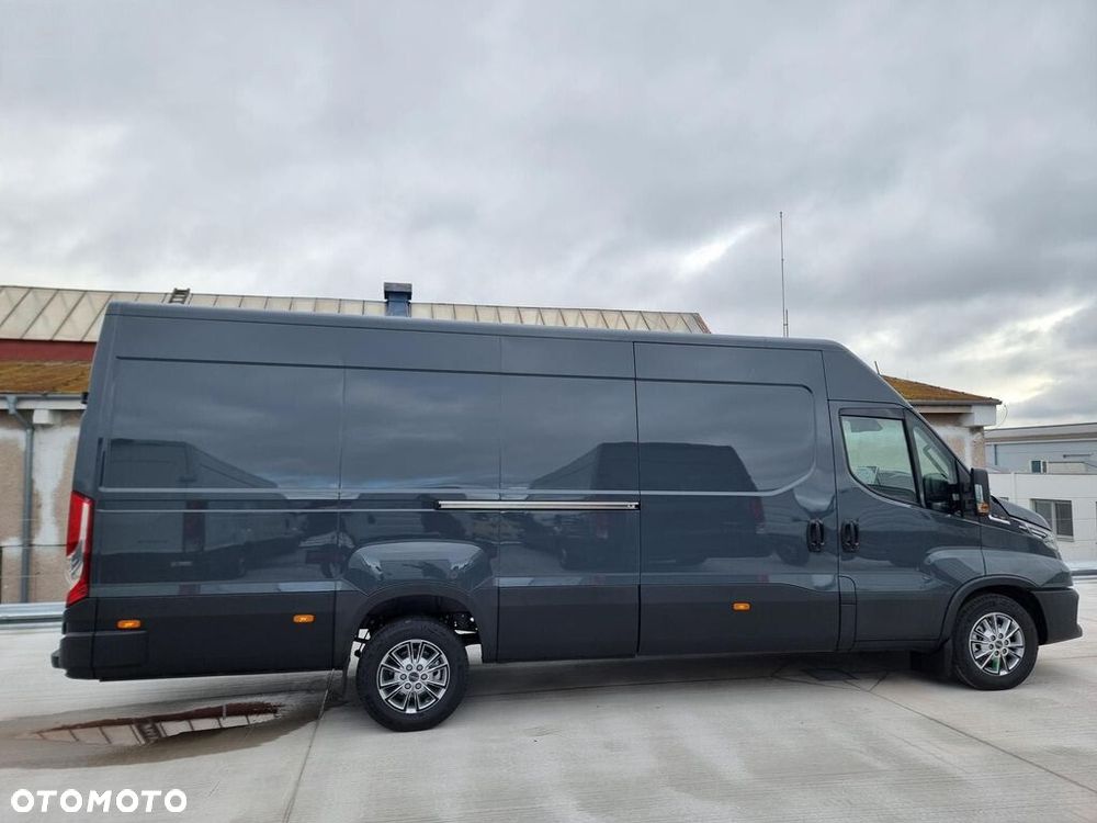 Iveco Daily Furgon 35S18HA8V 3.0 180KM AT8 - 7