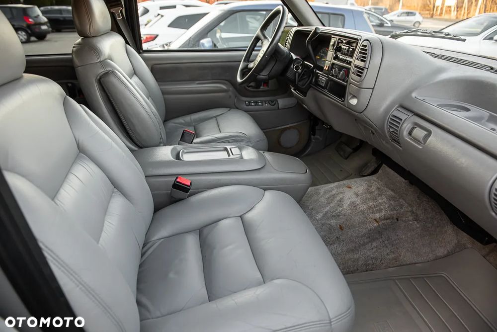 Chevrolet Tahoe LT Premium - 27