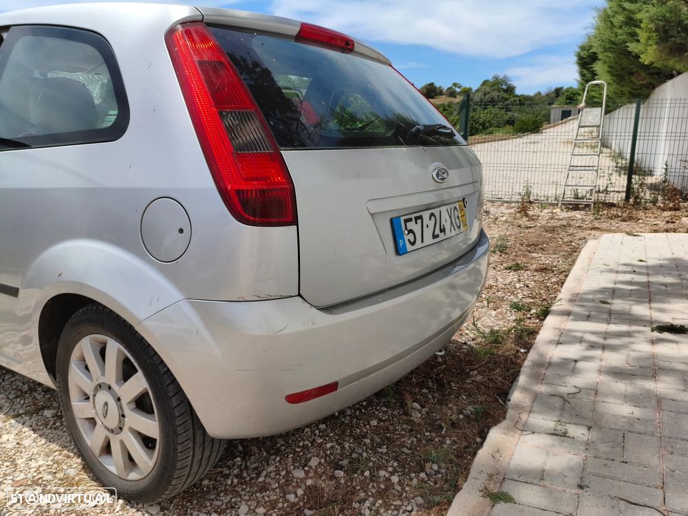 Ford Fiesta - 12