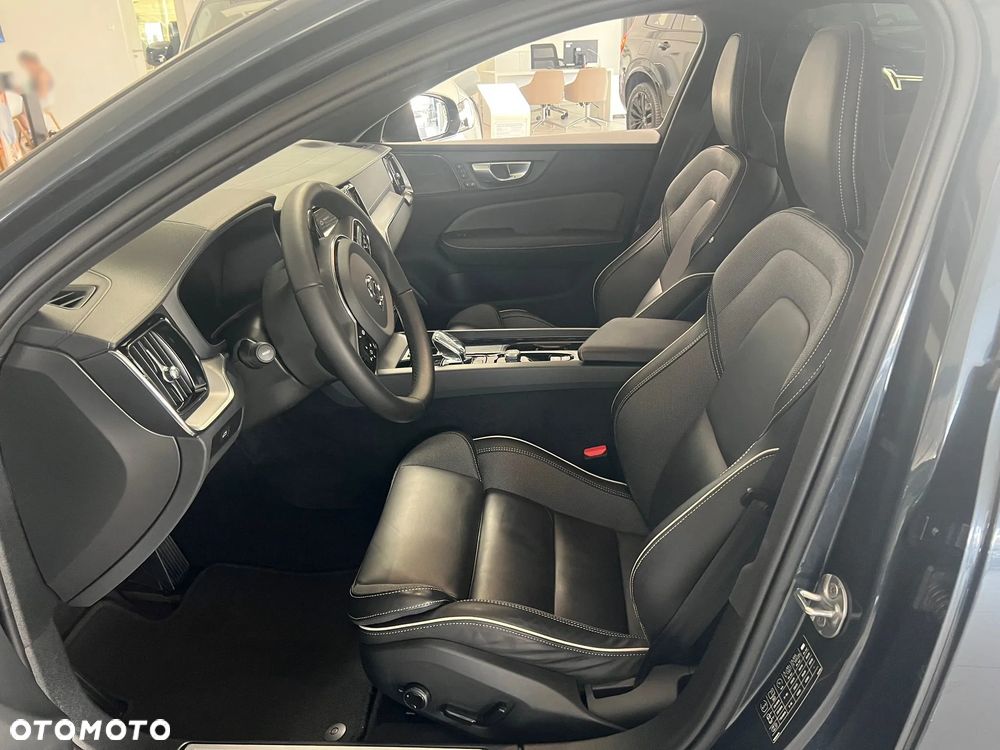 Volvo S60 B5 B AWD Ultimate Dark - 17