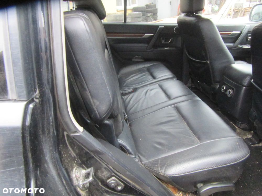 DESKA ROZDZIELCZA KOKPIT PODUSZKI PASY Mitsubishi Pajero IV 2008 Wszystkie części - 11