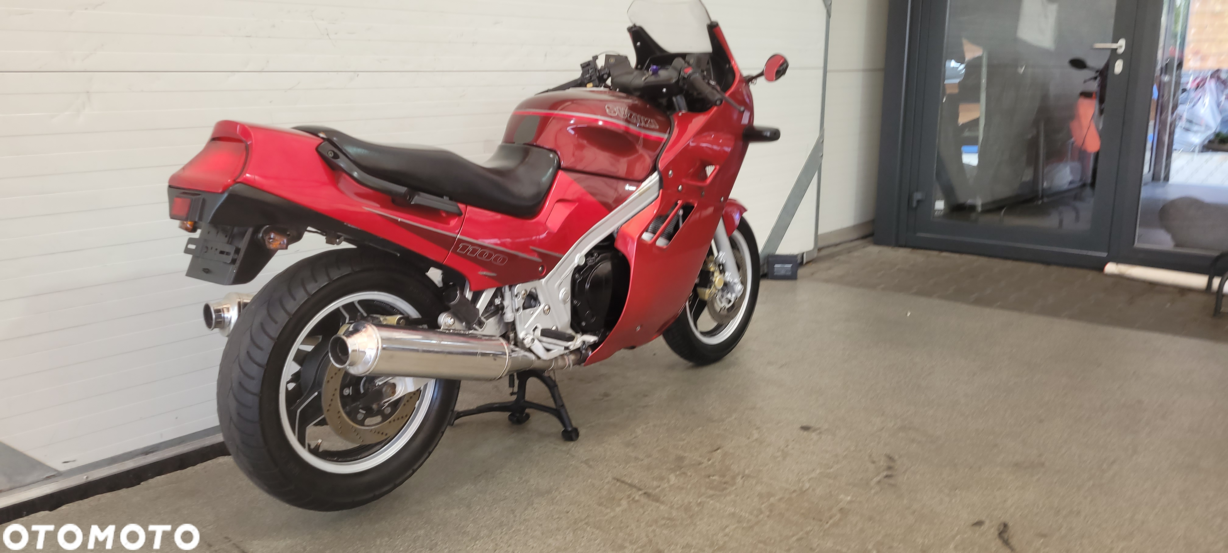 Suzuki GSX - 21