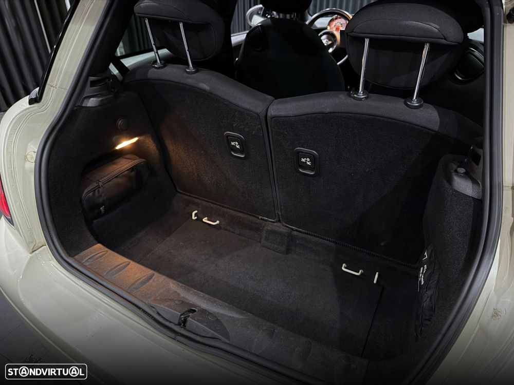 MINI 3 Portas Cooper D - 36