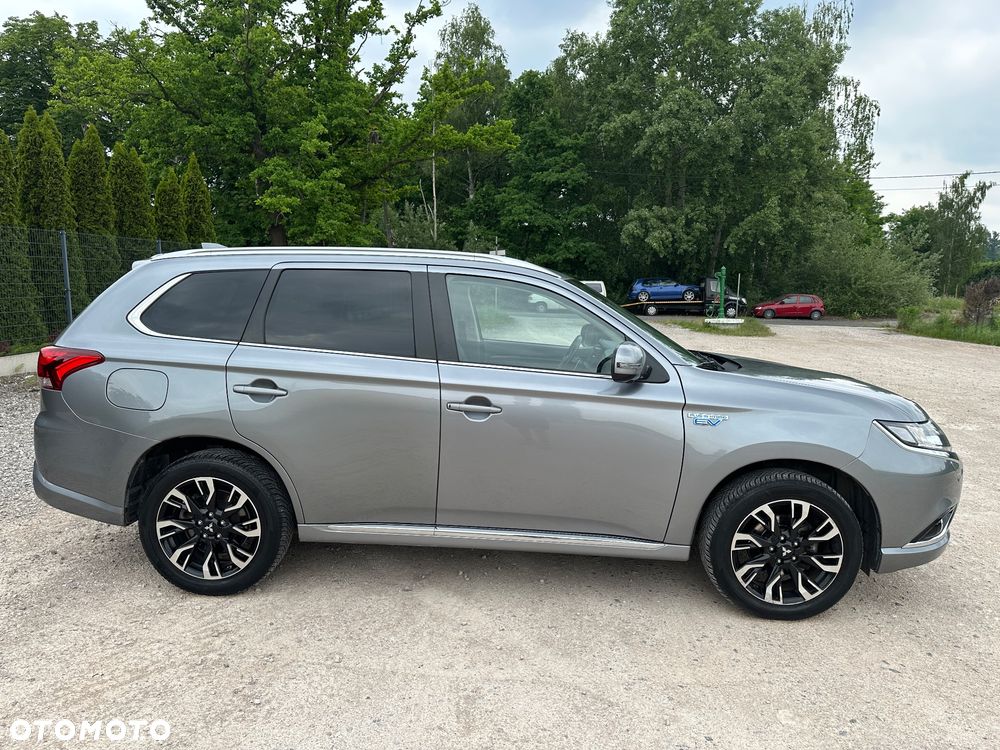 Mitsubishi Outlander Intense + - 9