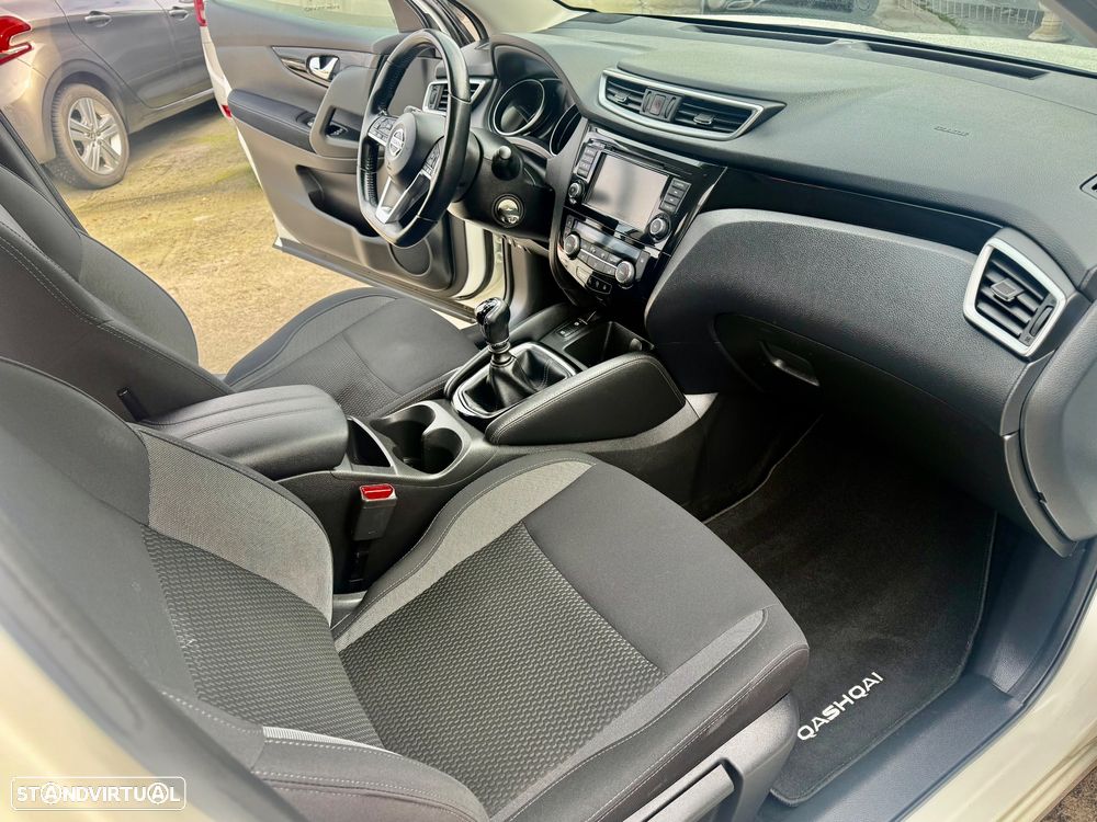 Nissan Qashqai 1.5 dCi N-Connecta J18+Led - 8