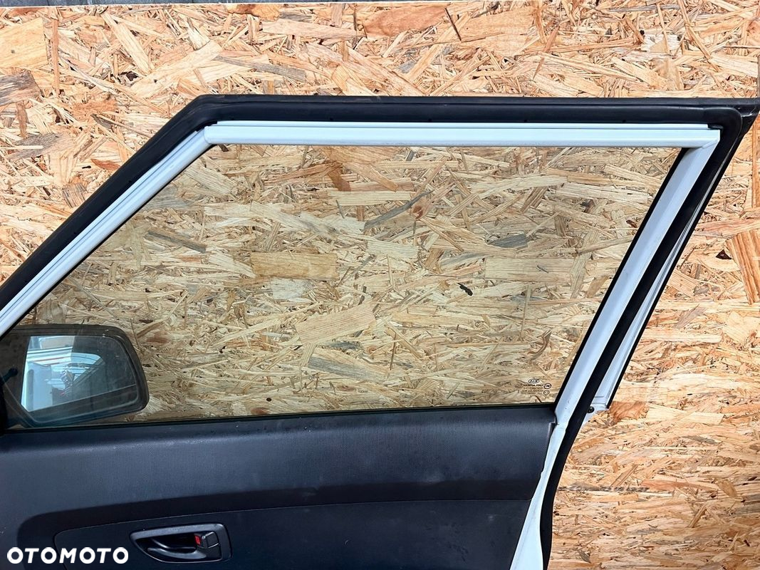 Drzwi PRZEDNIE PRAWE prawy przód KIA SOUL I 1 Kod lakieru: 1H lusterko - 8