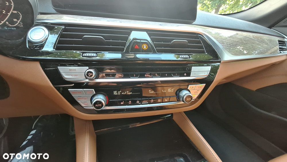 BMW Seria 5 520e M Sport sport - 24