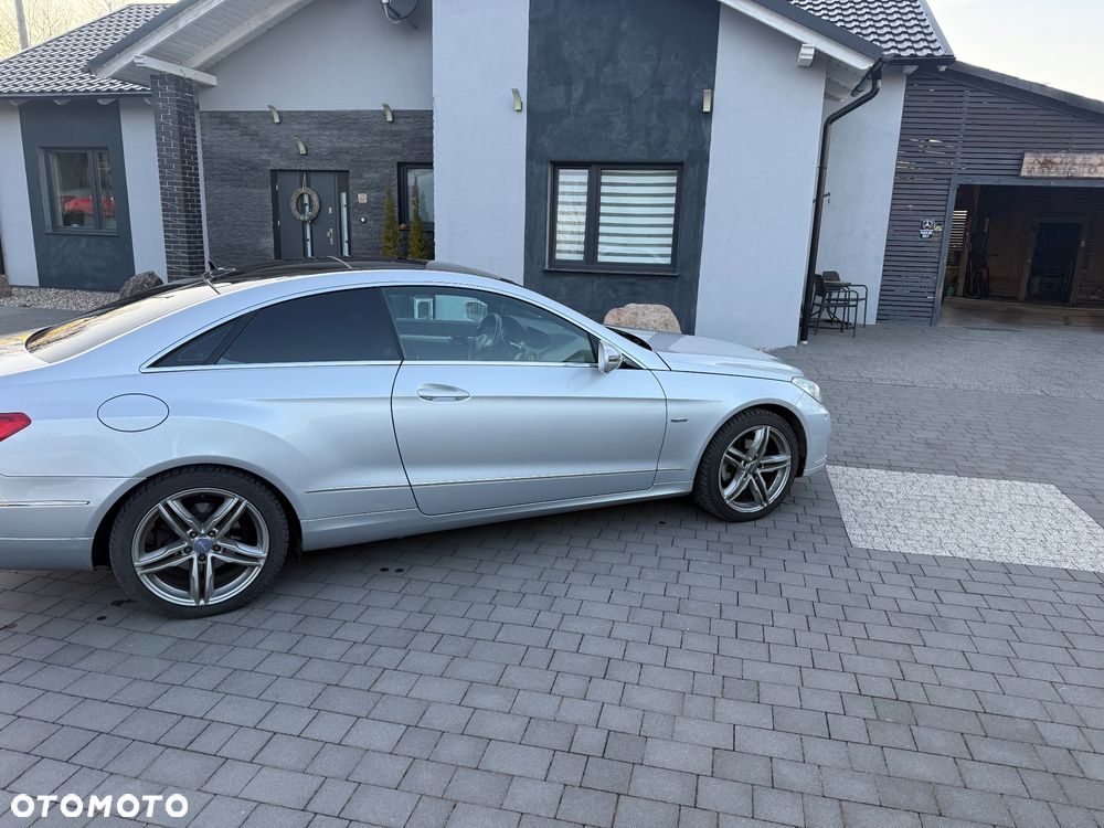Mercedes-Benz Klasa E 250 CGI BlueEffICIENCY - 4