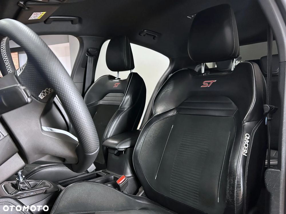 Ford Focus 2.3 EcoBoost ST Edition - 29
