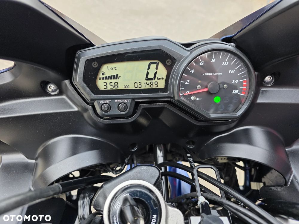 Yamaha FZ6 - 30