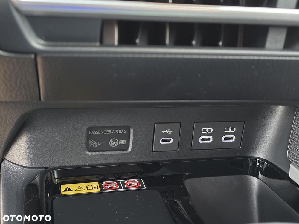 Toyota Camry 2.5 Hybrid Dynamic Force Comfort e-CVT - 22