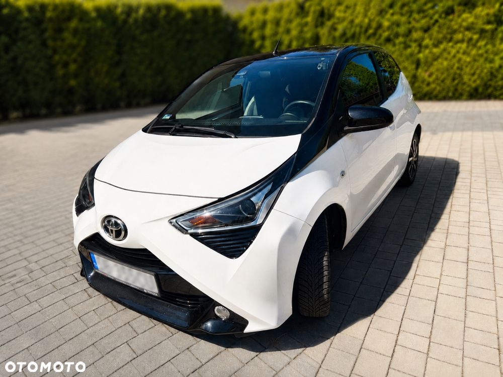 Toyota Aygo x.shift x-play connect - 1