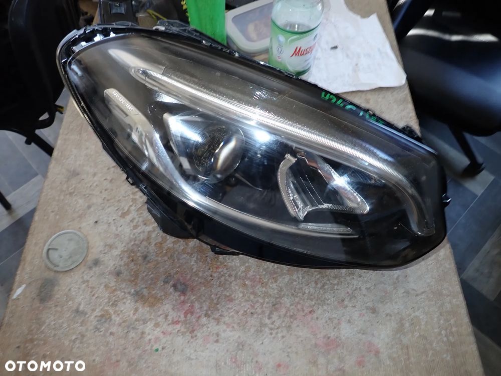 MERCEDES KLASA B W246 LAMPA PRAWY PRZÓD - 10