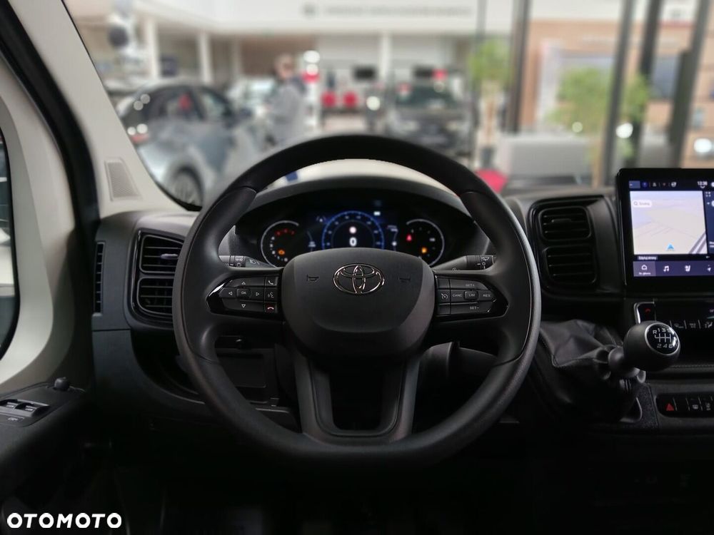 Toyota PROACEMAX - 10