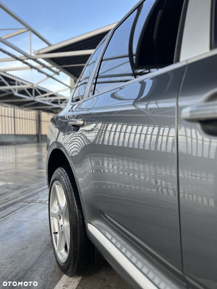 Porsche Cayenne - 16