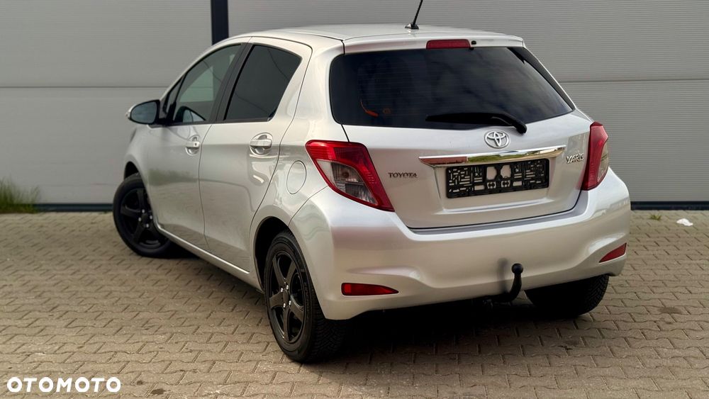Toyota Yaris 1.3 VVT-i Luna - 4