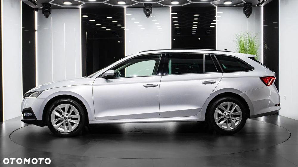 Skoda Octavia 2023 photo 3