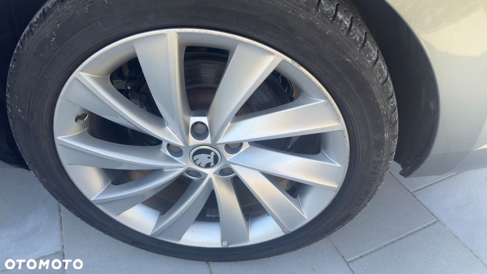 Skoda Superb 1.8 TSI L&K DSG - 25