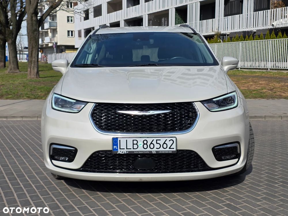 Chrysler Pacifica - 2