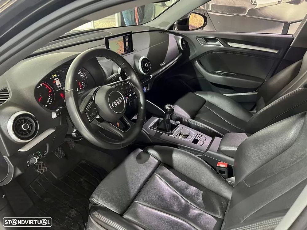 Audi A3 Sportback 30 TFSI Design - 7