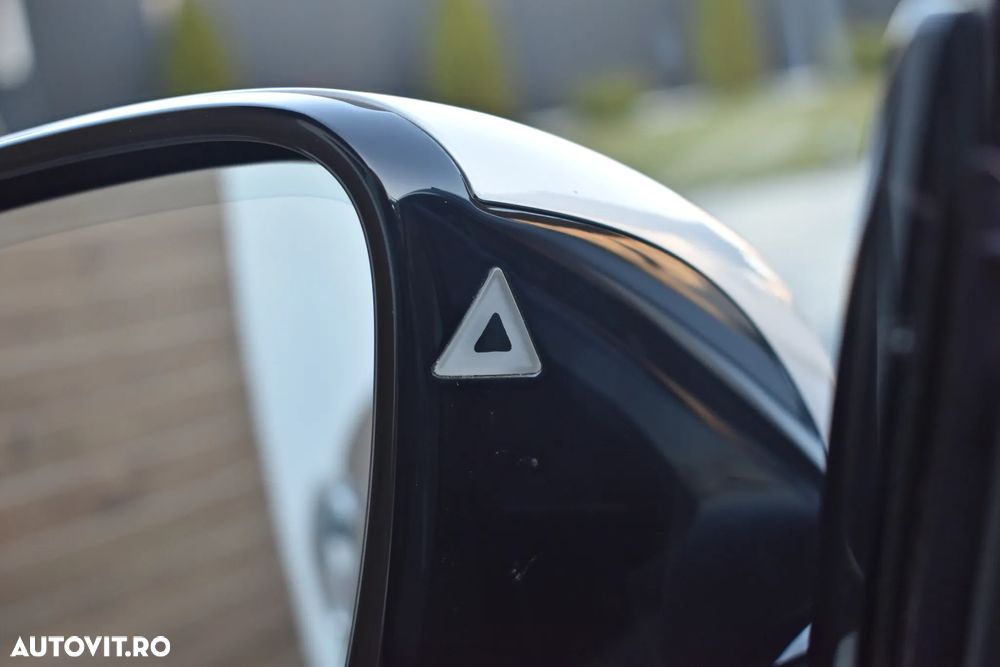 BMW Seria 3 320d Aut. Luxury Line - 22